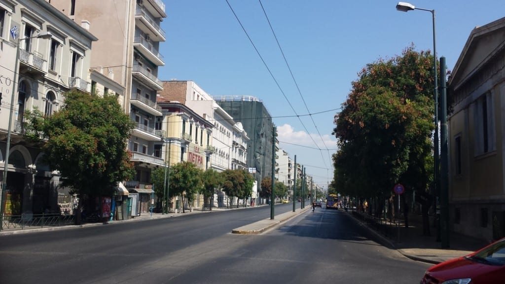 Атина през август - защо август е подходящо време за посещение на Атина Гърция