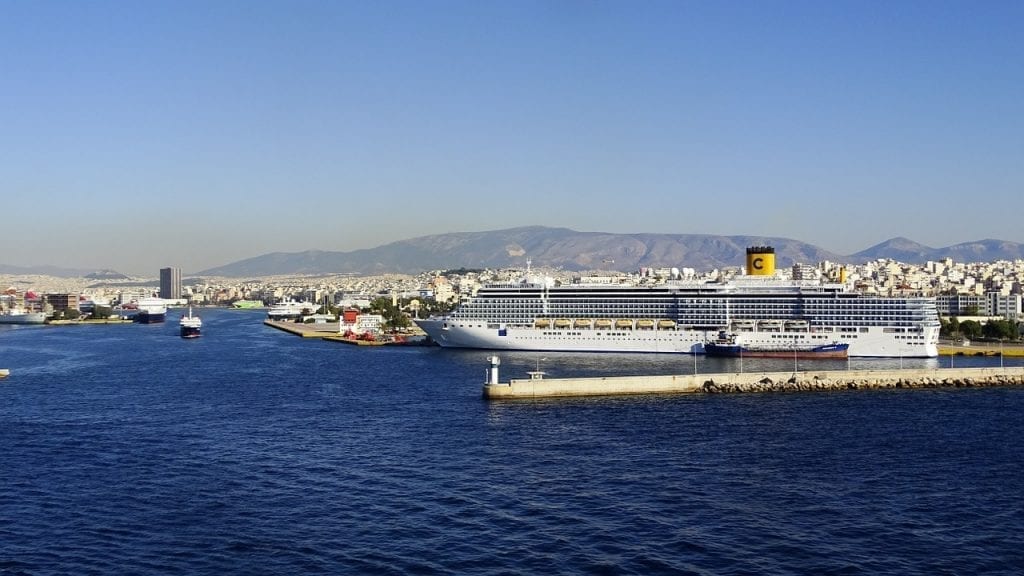Hoe om van Piraeus na Athene te kom – inligting oor taxi, bus en trein