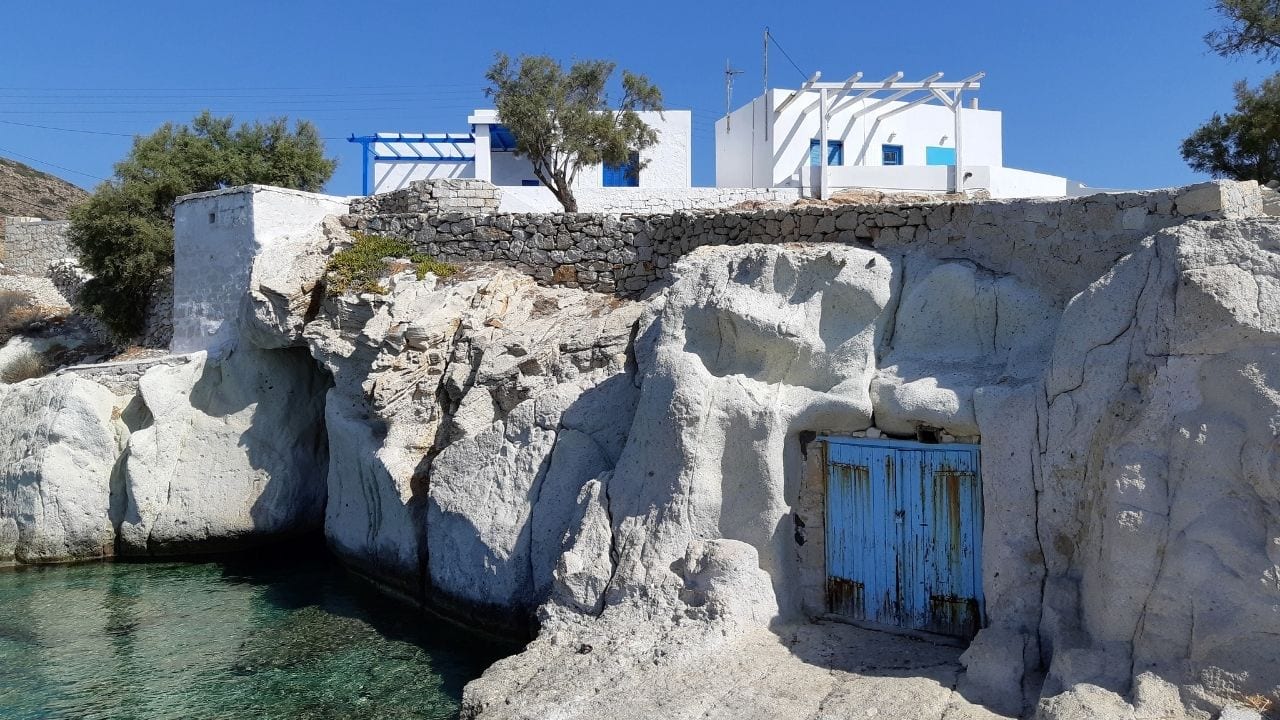 Pueblo de Goupa en Kimolos, Islas Cícladas, Grecia