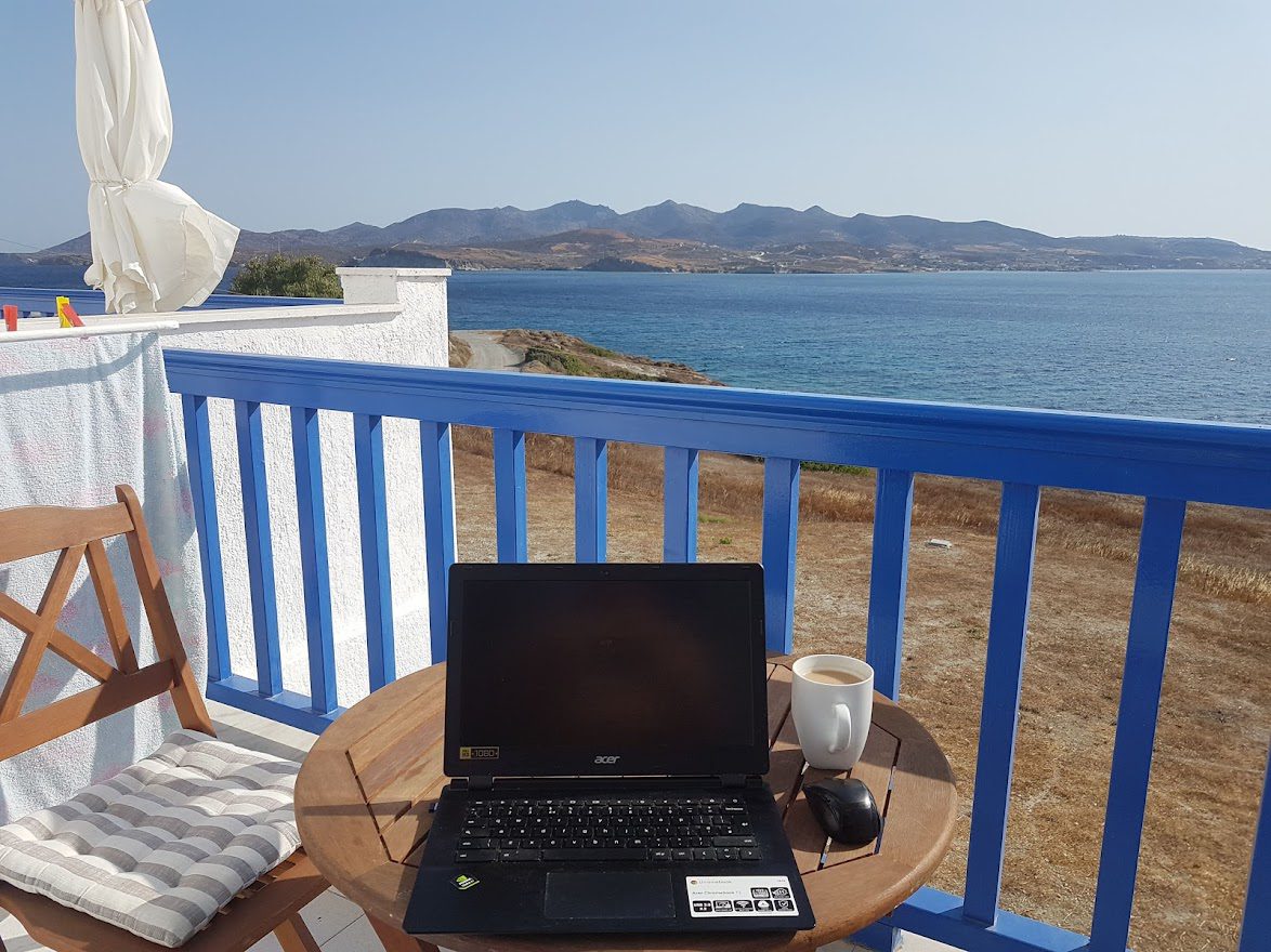 Življenje Laptop Lifestyle - Načini zaslužka z denarjem na spletu med potovanjem